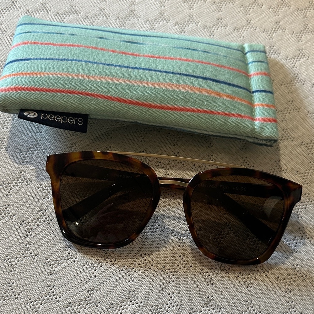 Peepers Women's Tortoiseshell Sunglasses - Brown Lenses